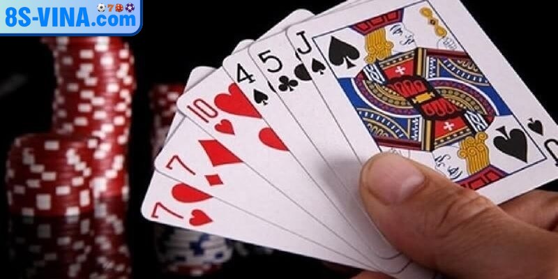 Tìm hiểu chi tiết về trò chơi sâm lốc là gì?