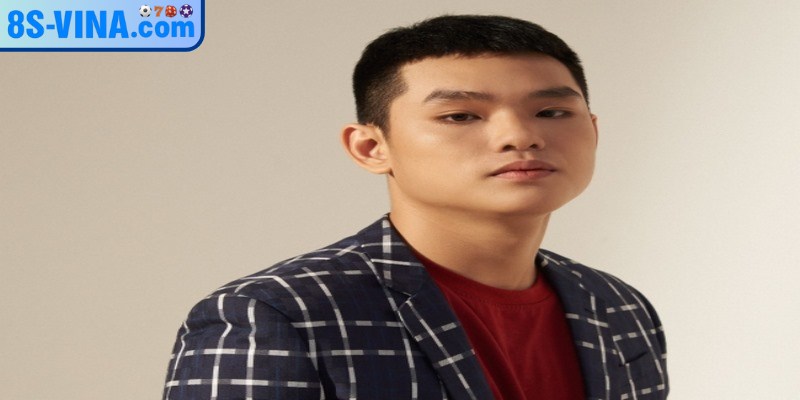 CEO Chí Linh là doanh nhân, tác giả nổi tiếng của 8S